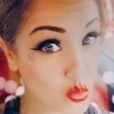 Nicholecastii6 from Riverside | Woman | 46 years old | Capricorn