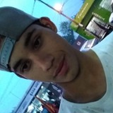 Pollito from City Bell | Man | 25 years old | Cancer
