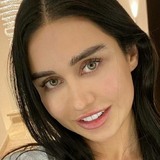 Naomi from Antwerpen | Woman | 24 years old | Libra