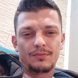 Vmujkicl2 from Velika Kladusa | Man | 33 years old | Aries