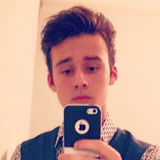 Tom from Carshalton | Man | 29 years old | Aries