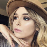 Elizabeth from Manhasset | Woman | 33 years old | Taurus